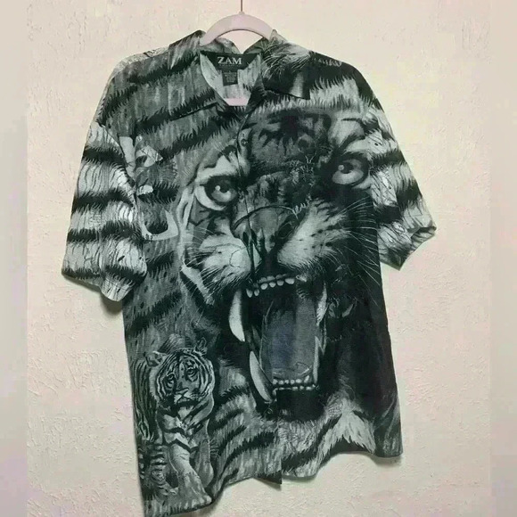 Zam collection Tiger Button Up - Picture 1 of 6